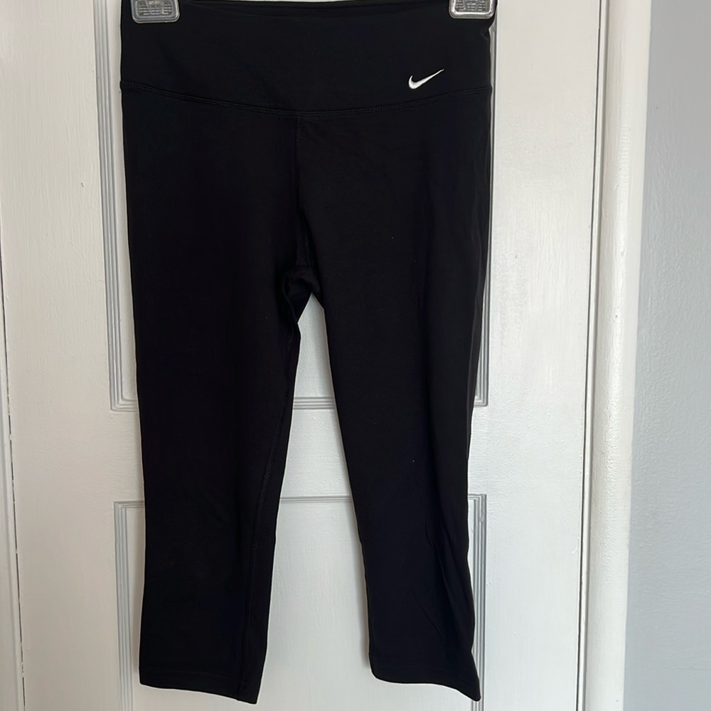 Nike dri-fit leggings in size M